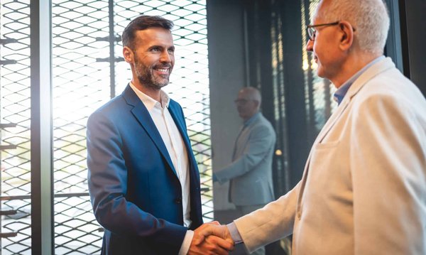 Quelles stratégies LinkedIn une entreprise de recrutement IT devrait-elle mettre en place pour attirer des talents rares ?